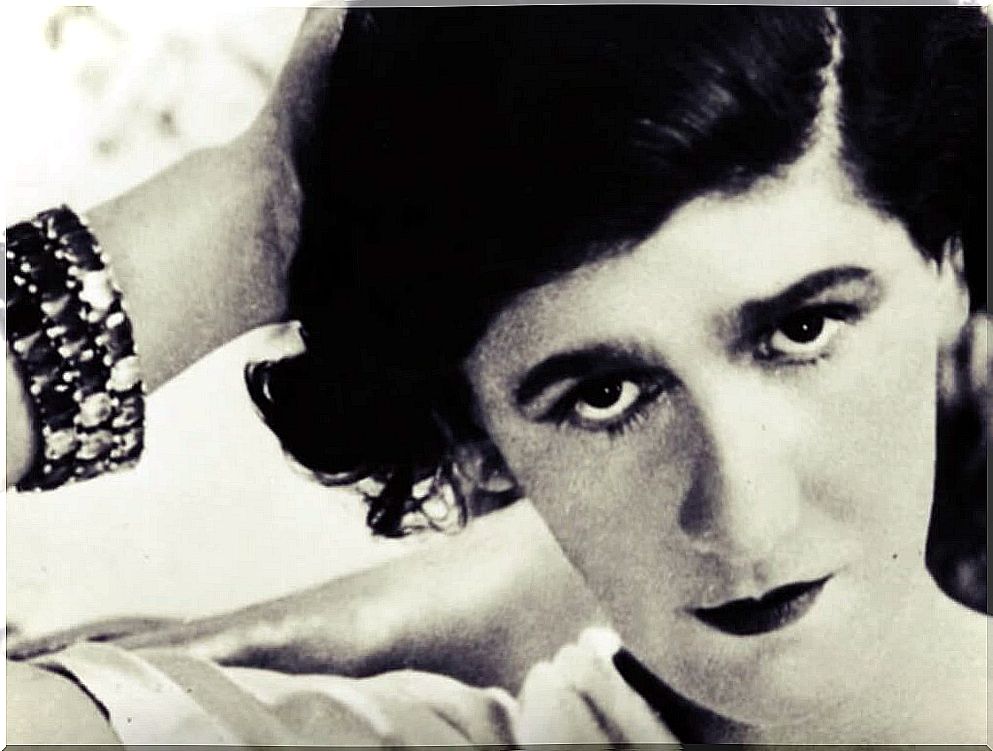 Coco Chanel Biography: An Icon of Elegance