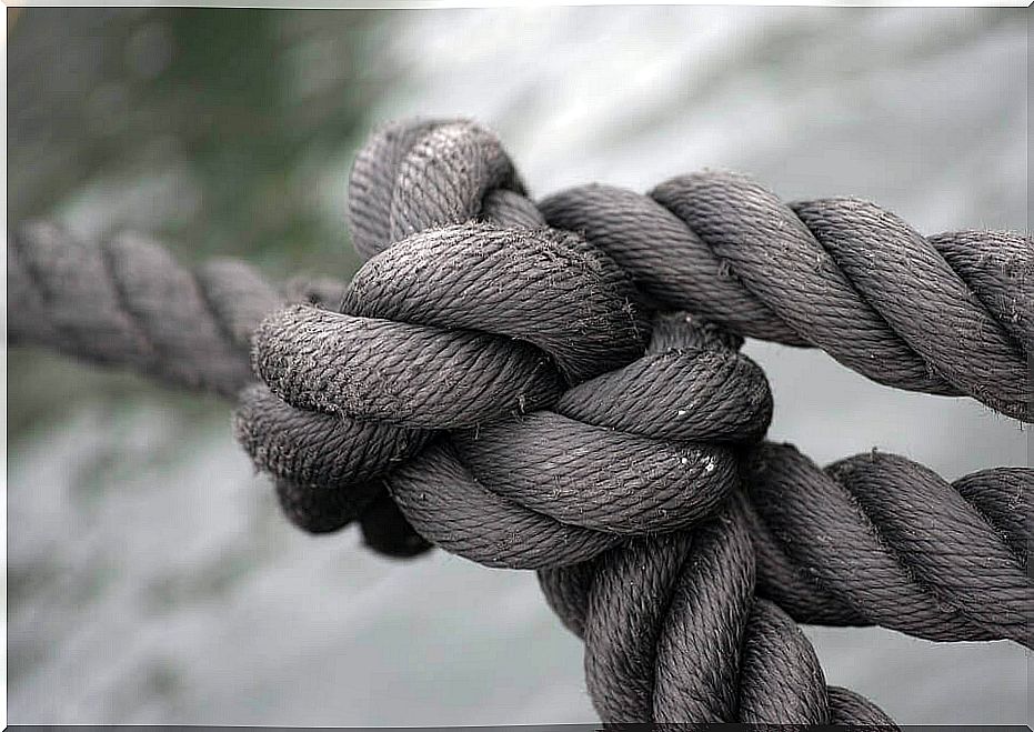 Rope with strong knot